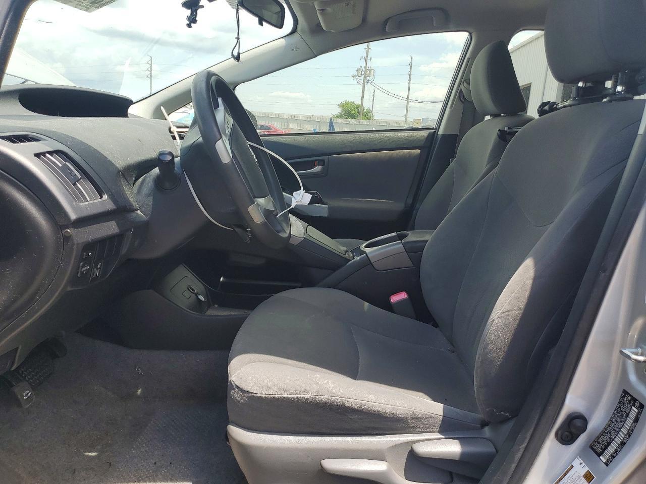 2012 Toyota Prius Two - Фото 7