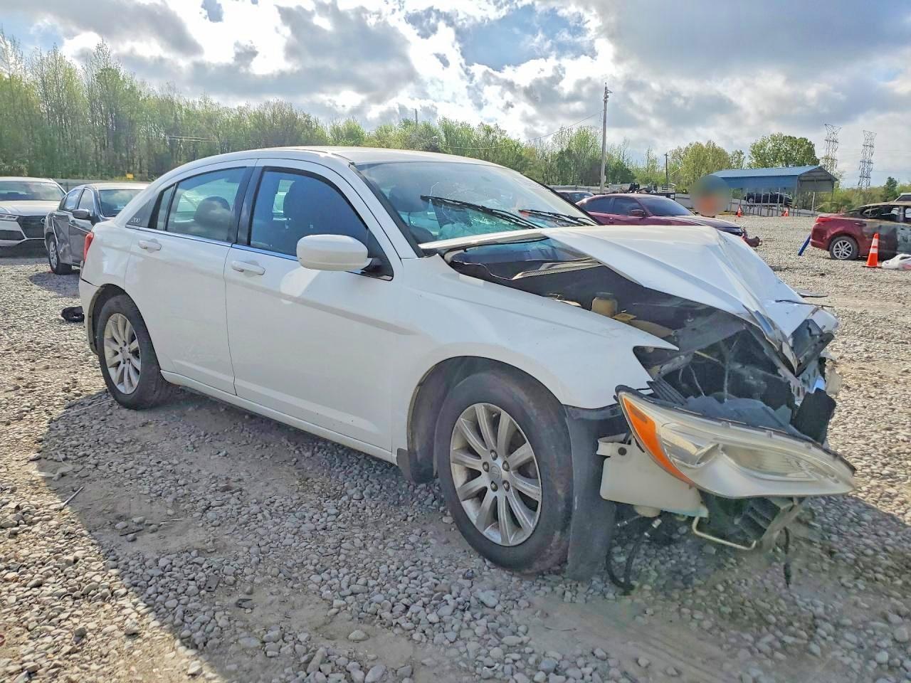 2012 Chrysler 200 Touring - Фото 4
