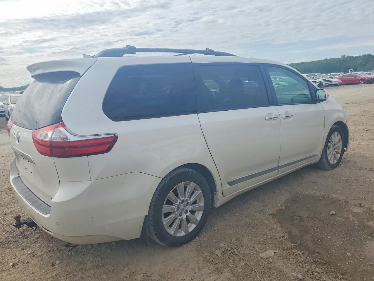 2015 Toyota Sienna Limited Premium 7-Passenger - Image 3
