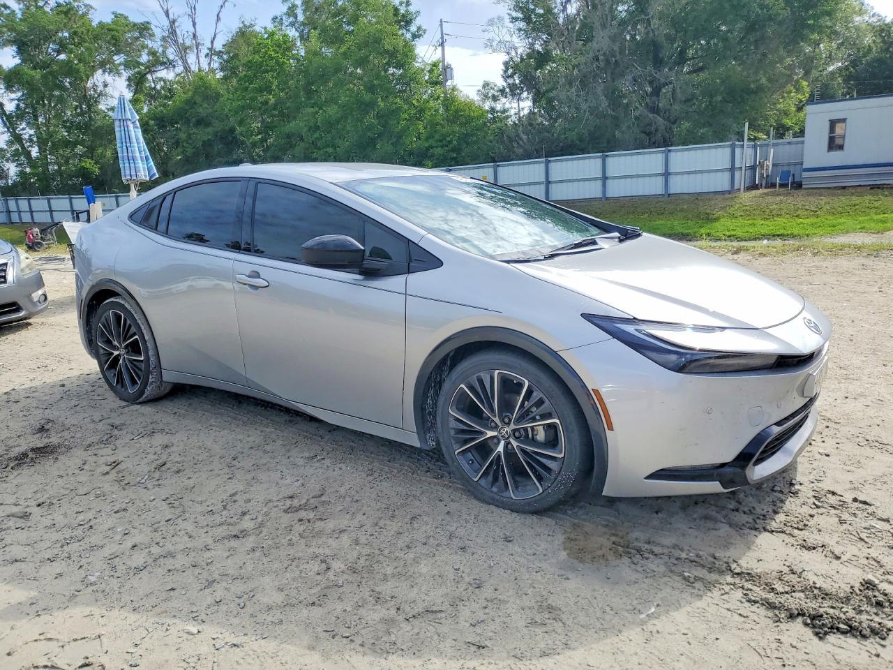 2024 Toyota Prius Xle - Image 4