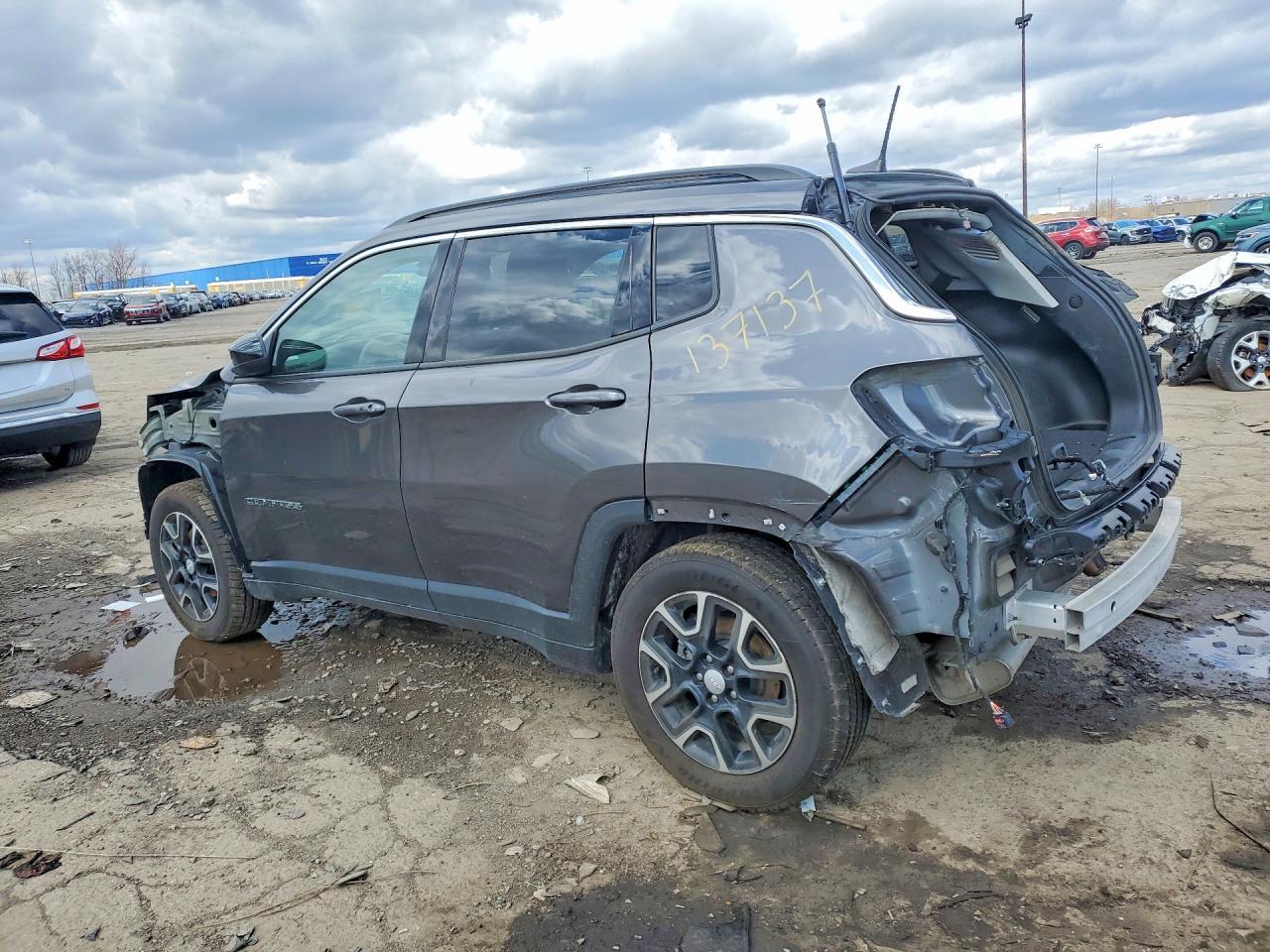 2022 Jeep Compass Latitude - Фото 2