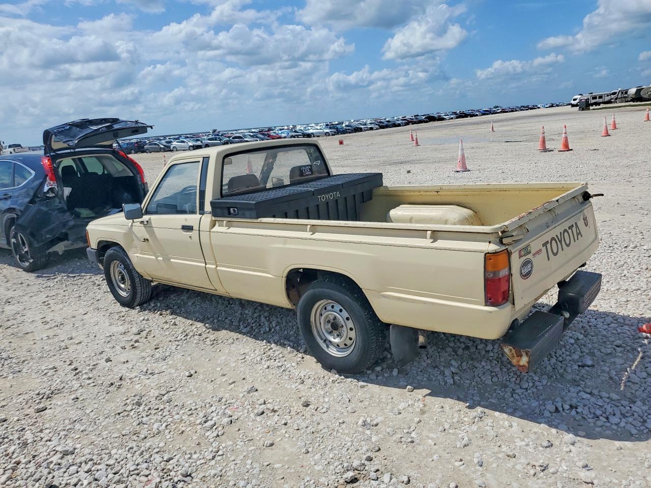 1984 Toyota Pickup Base - Фото 2