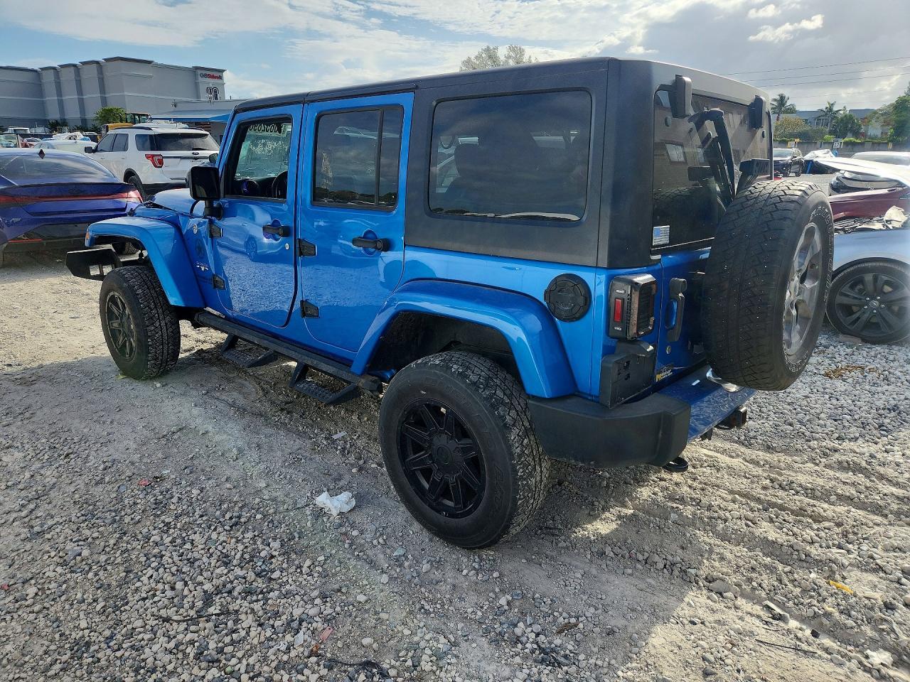 2016 Jeep Wrangler Unlimited Sahara - Фото 2
