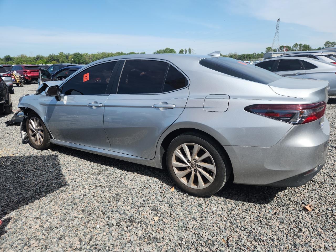 2022 Toyota Camry - Фото 2