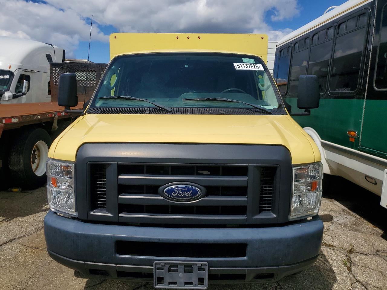 2019 Ford Econoline E450 Super Duty Cutaway Van - Image 5