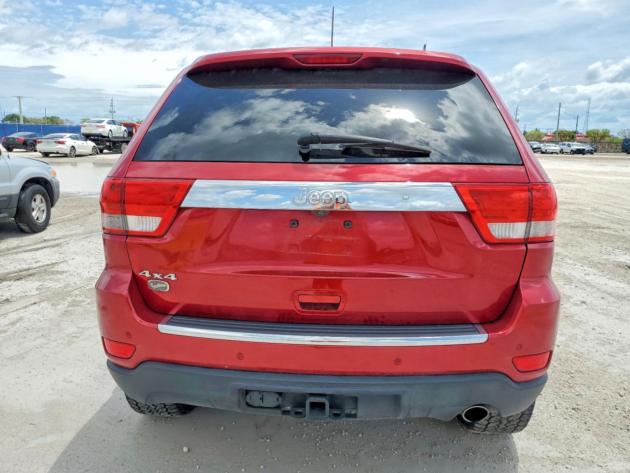 2011 Jeep Grand Cherokee Overland - Фото 6