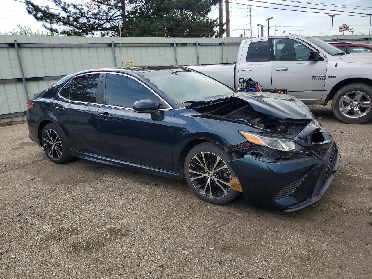 2018 Toyota Camry Se - Фото 4