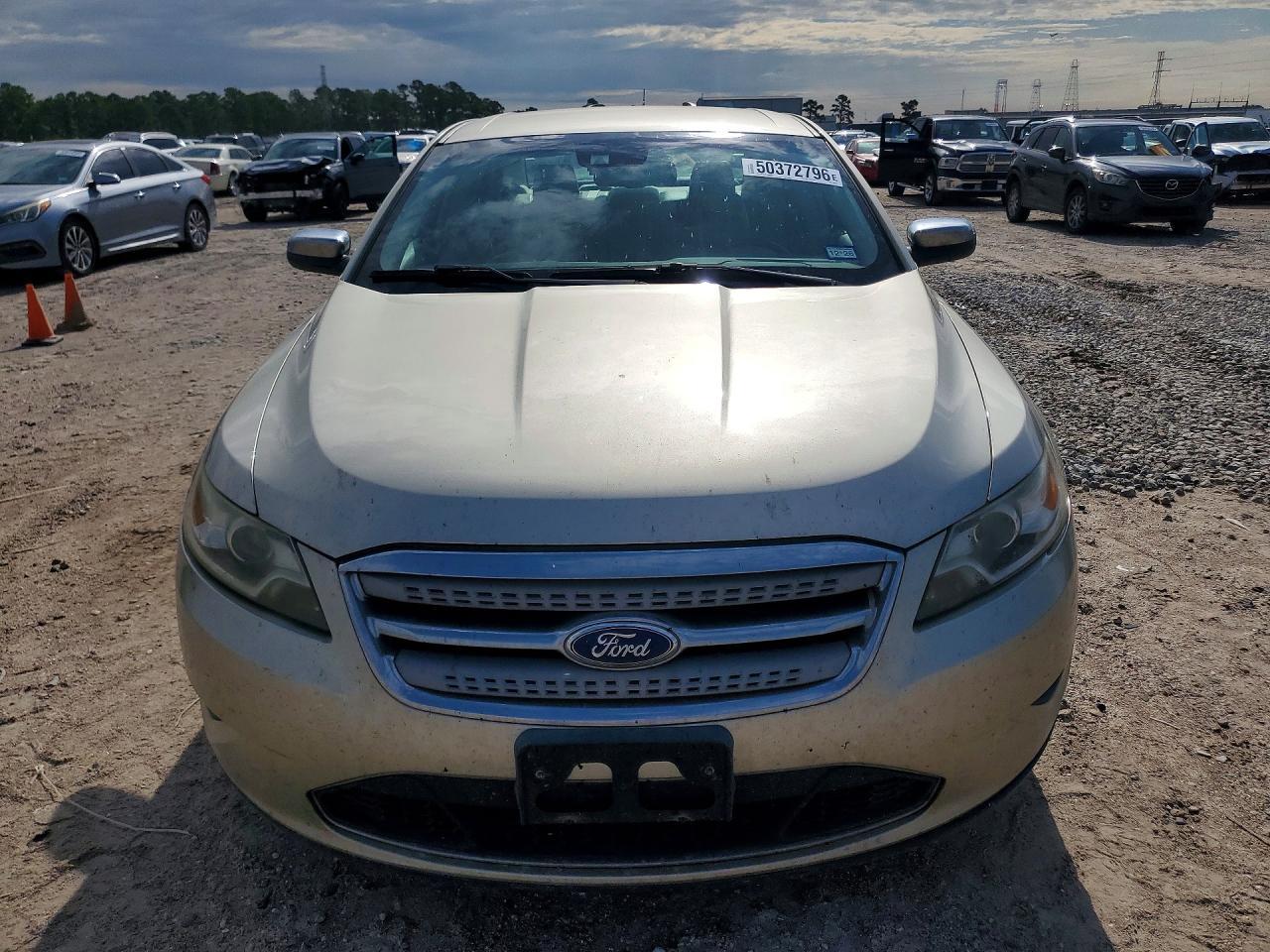 2011 Ford Taurus Limited - Image 5