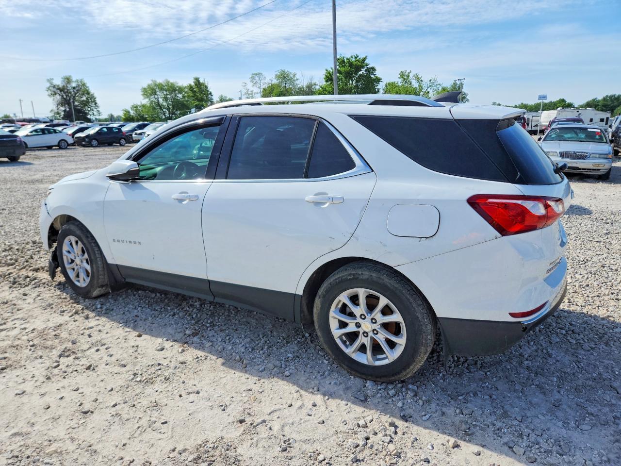 2018 Chevrolet Equinox Lt - Image 2