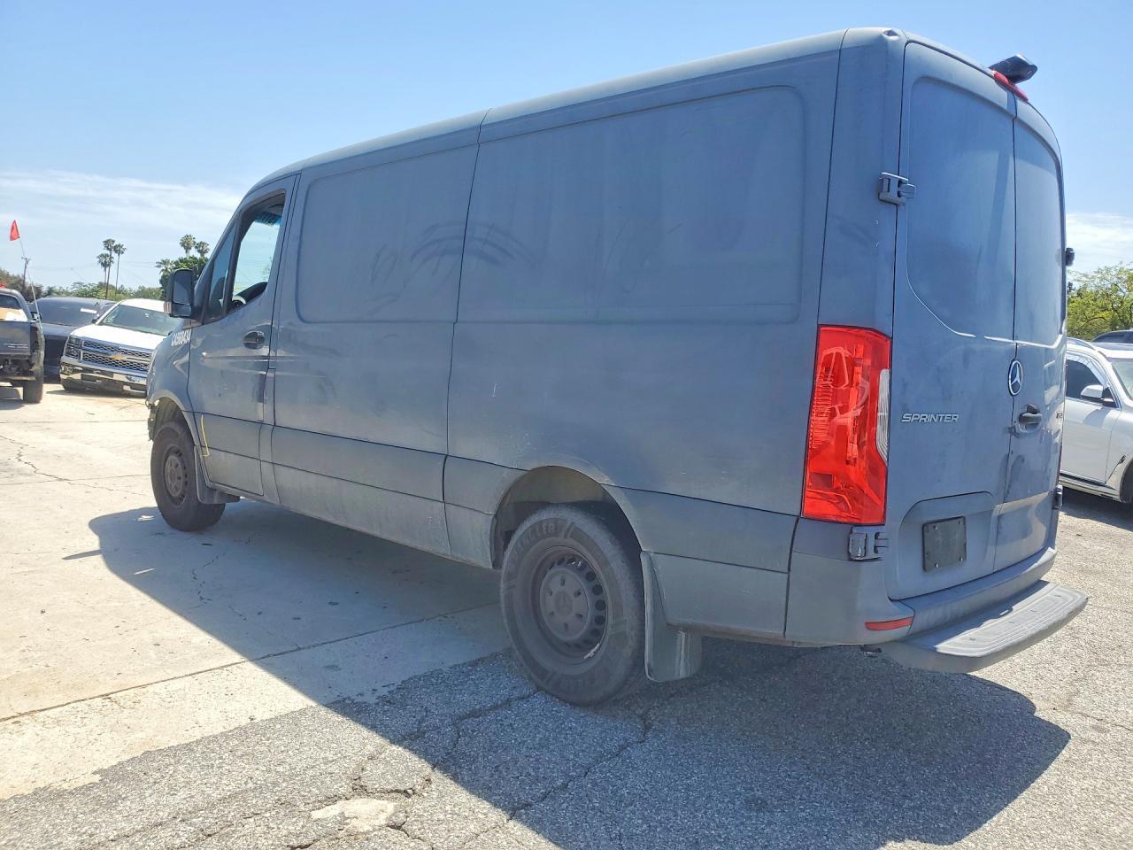 2020 Mercedes-Benz Sprinter 2500 - Фото 2
