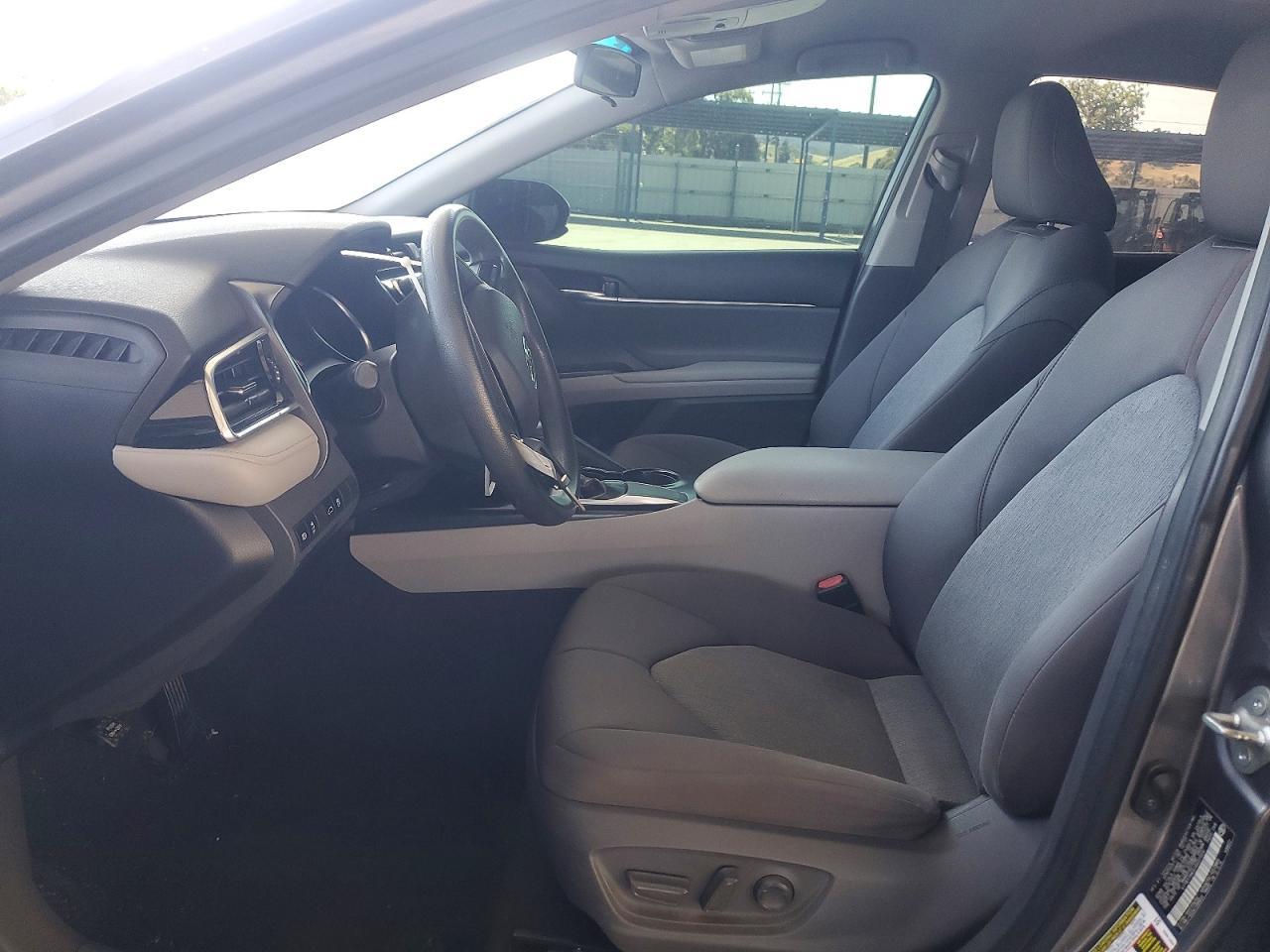 2018 Toyota Camry Le - Фото 7