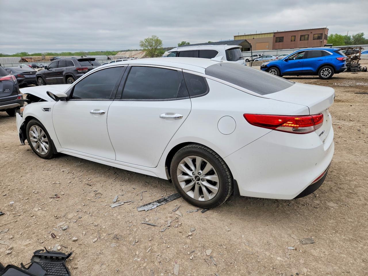 2018 Kia Optima Ex - Image 2