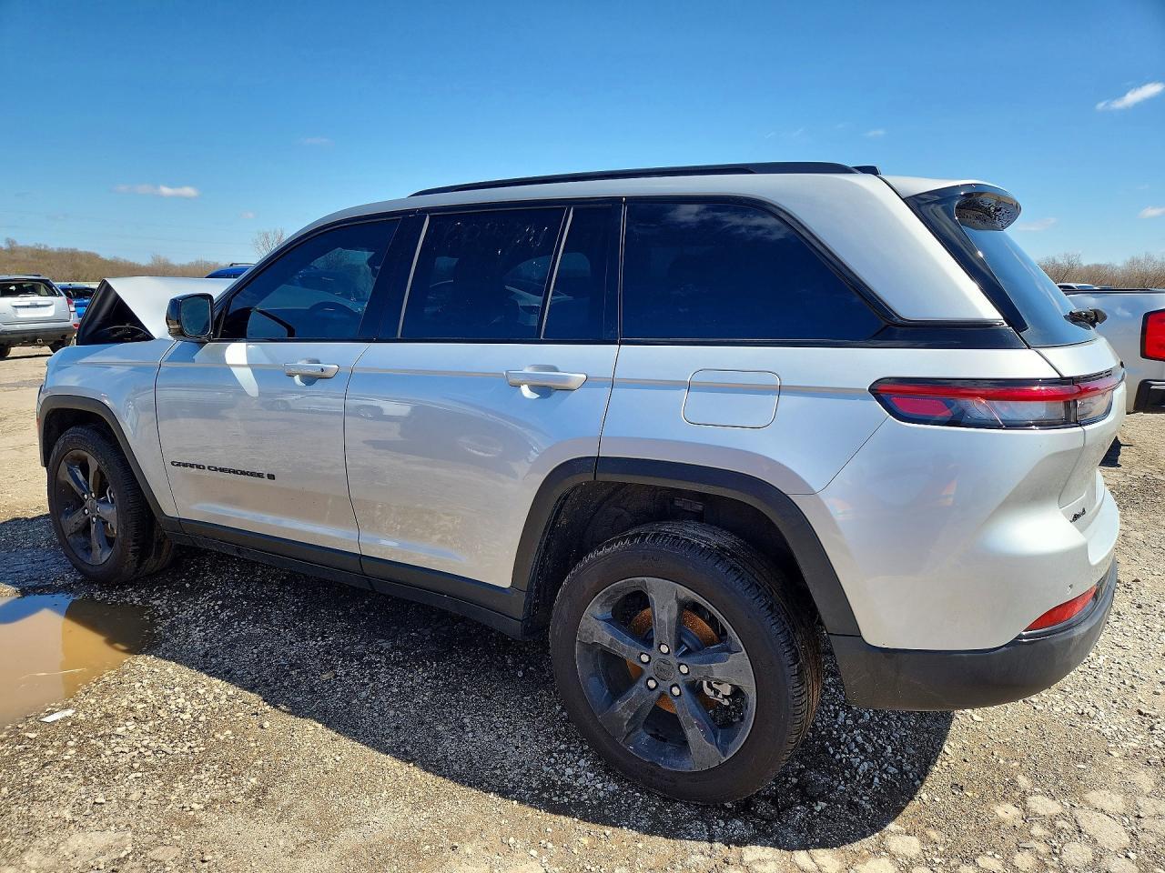 2025 Jeep Grand Cherokee Limited - Image 2
