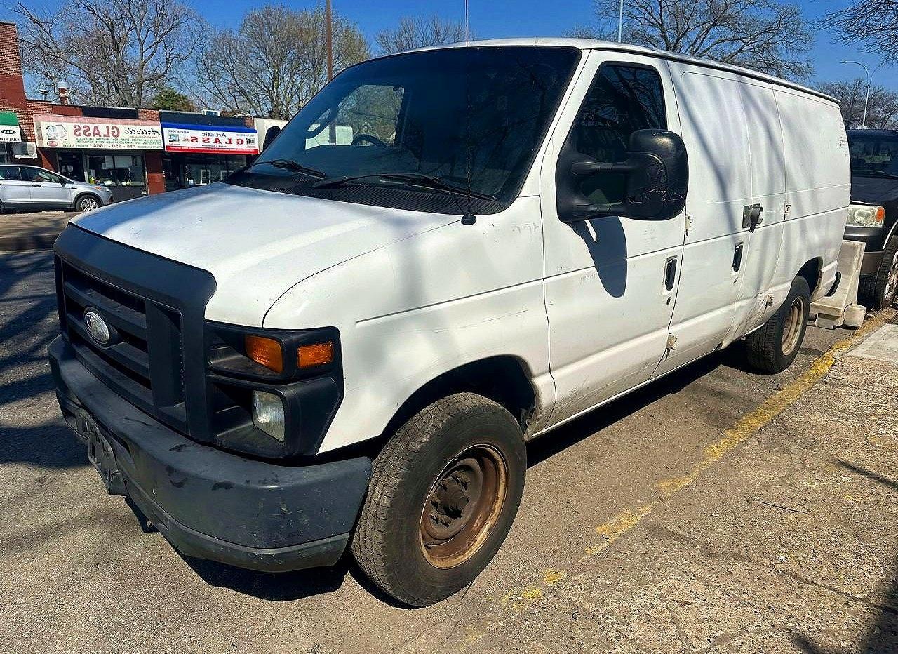 2014 Ford Econoline E150 Van - Фото 2
