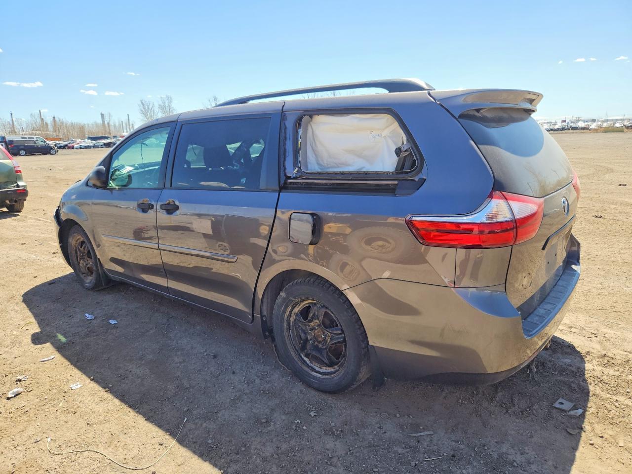 2015 Toyota Sienna L 7-Passenger - Фото 2