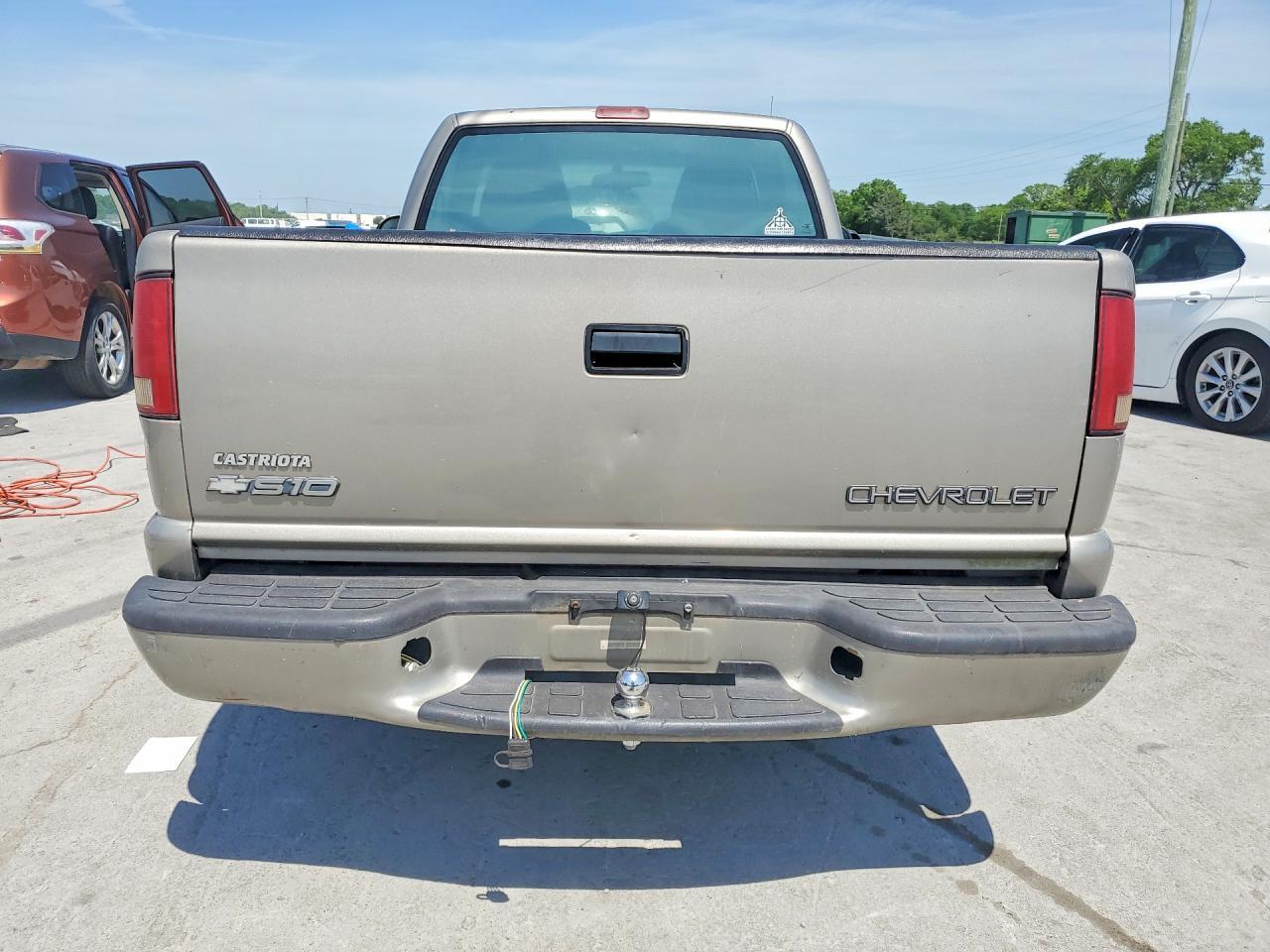 2001 Chevrolet S10 - Фото 6