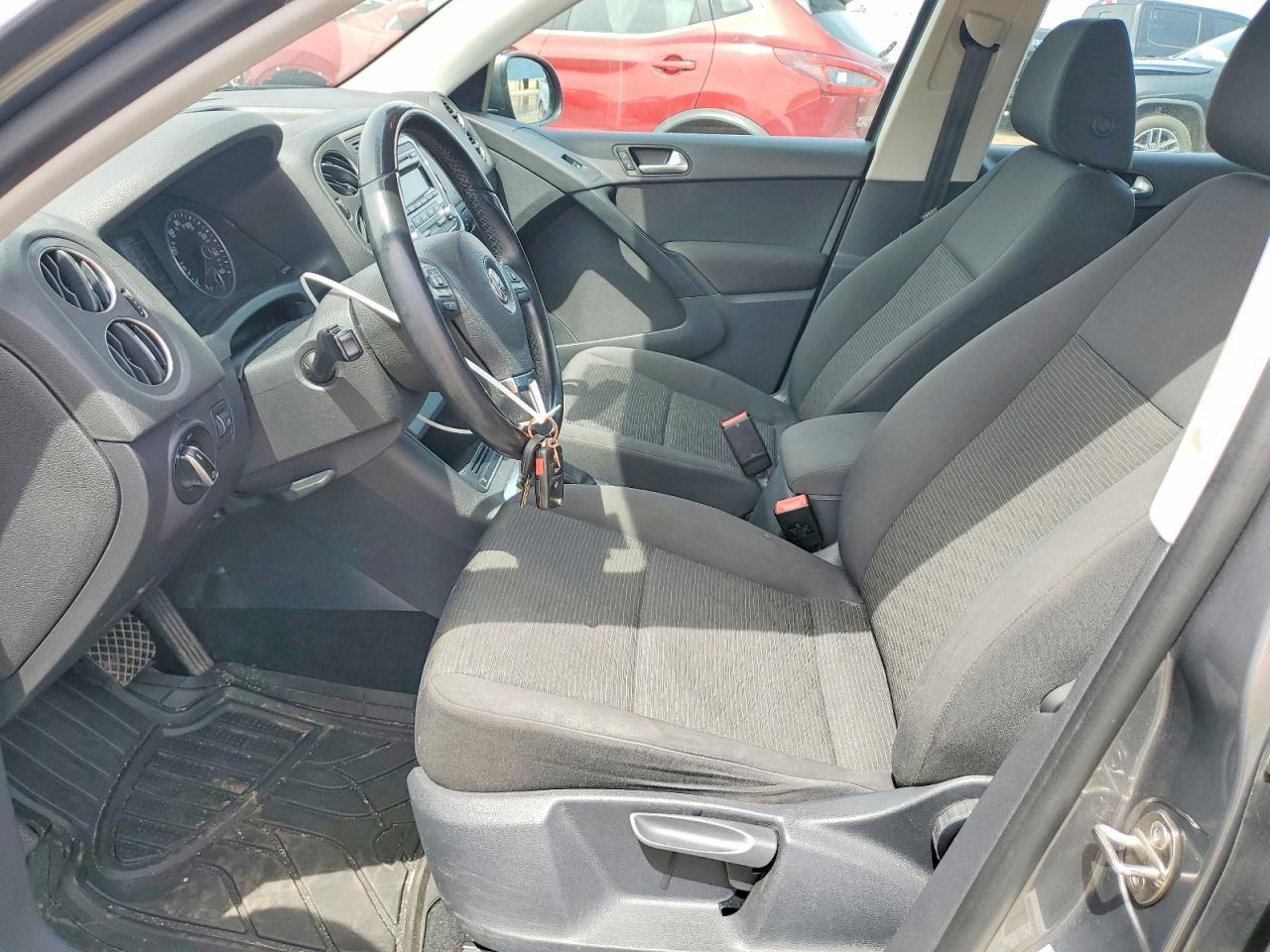 2014 Volkswagen Tiguan S - Image 7