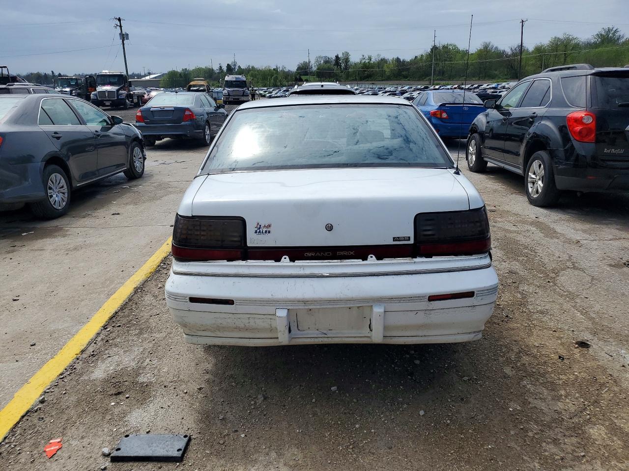 1994 Pontiac Grand Prix Se - Image 6