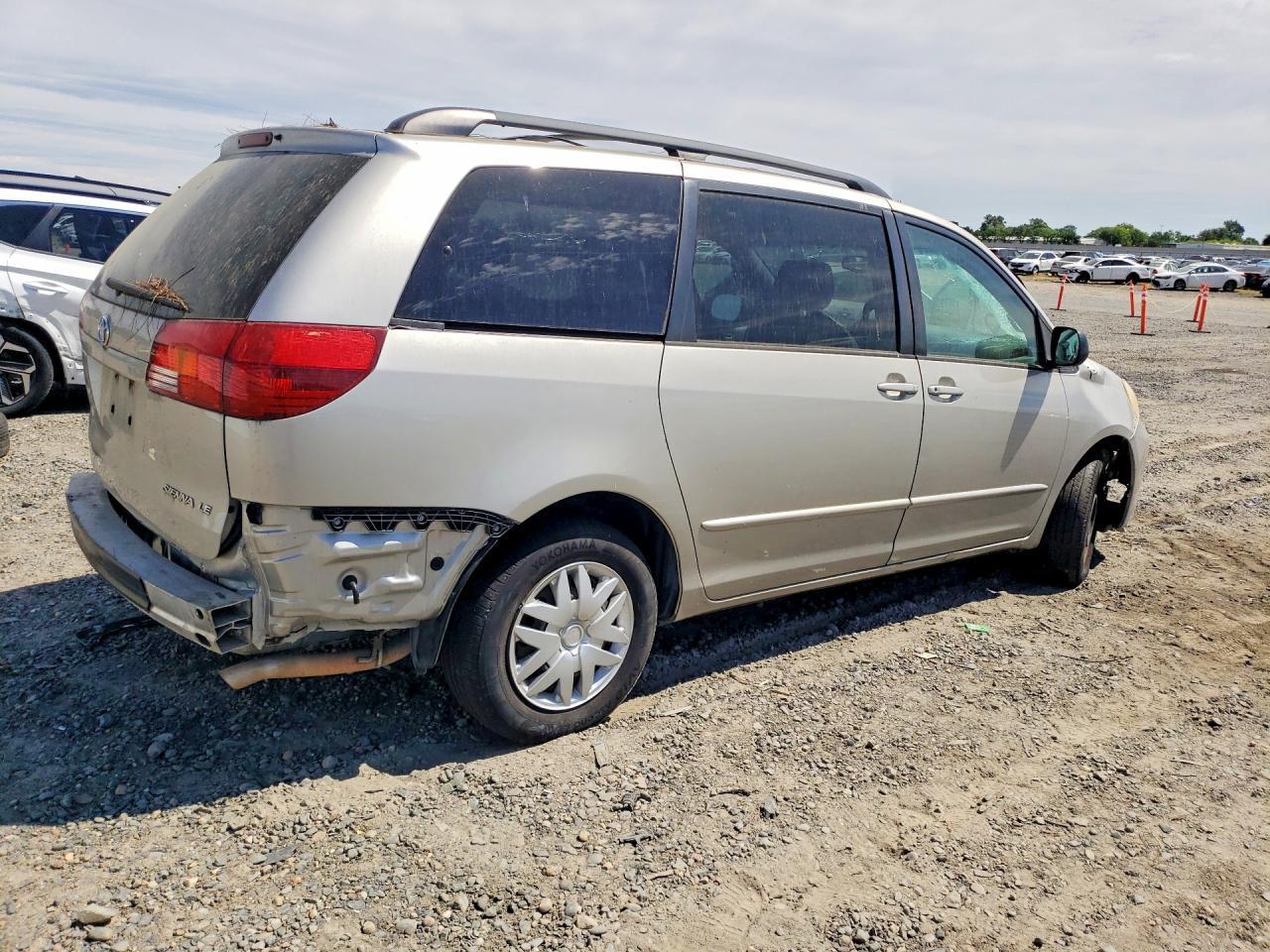 2005 Toyota Sienna Le 7 Passenger - Image 3