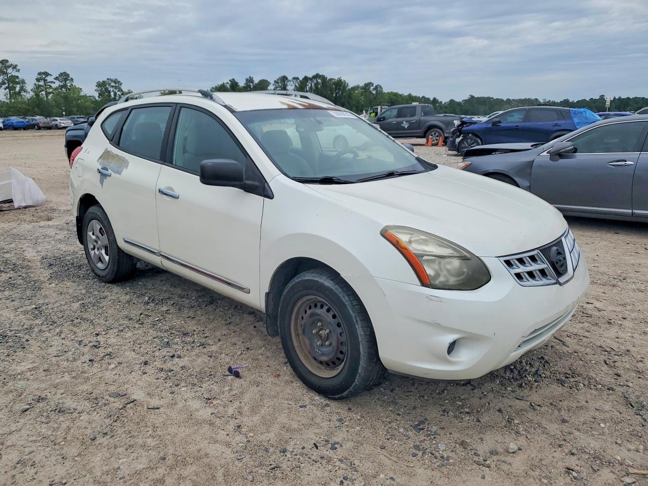 2014 Nissan Rogue Select S - Image 4