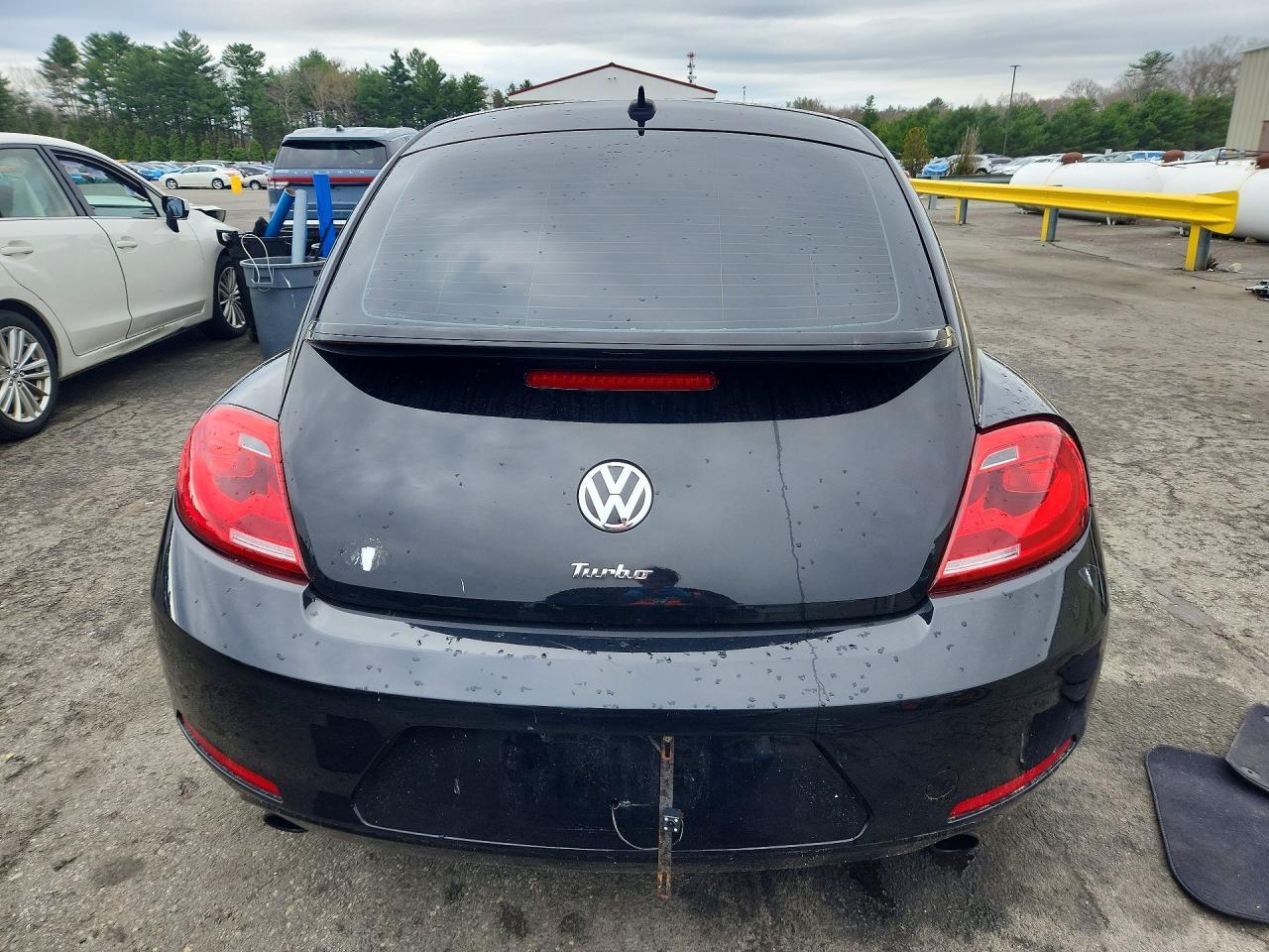 2013 Volkswagen Beetle Turbo - Image 6