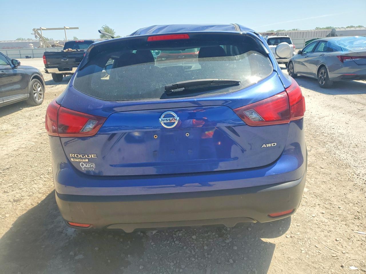 2018 Nissan Rogue Sport S - Image 6