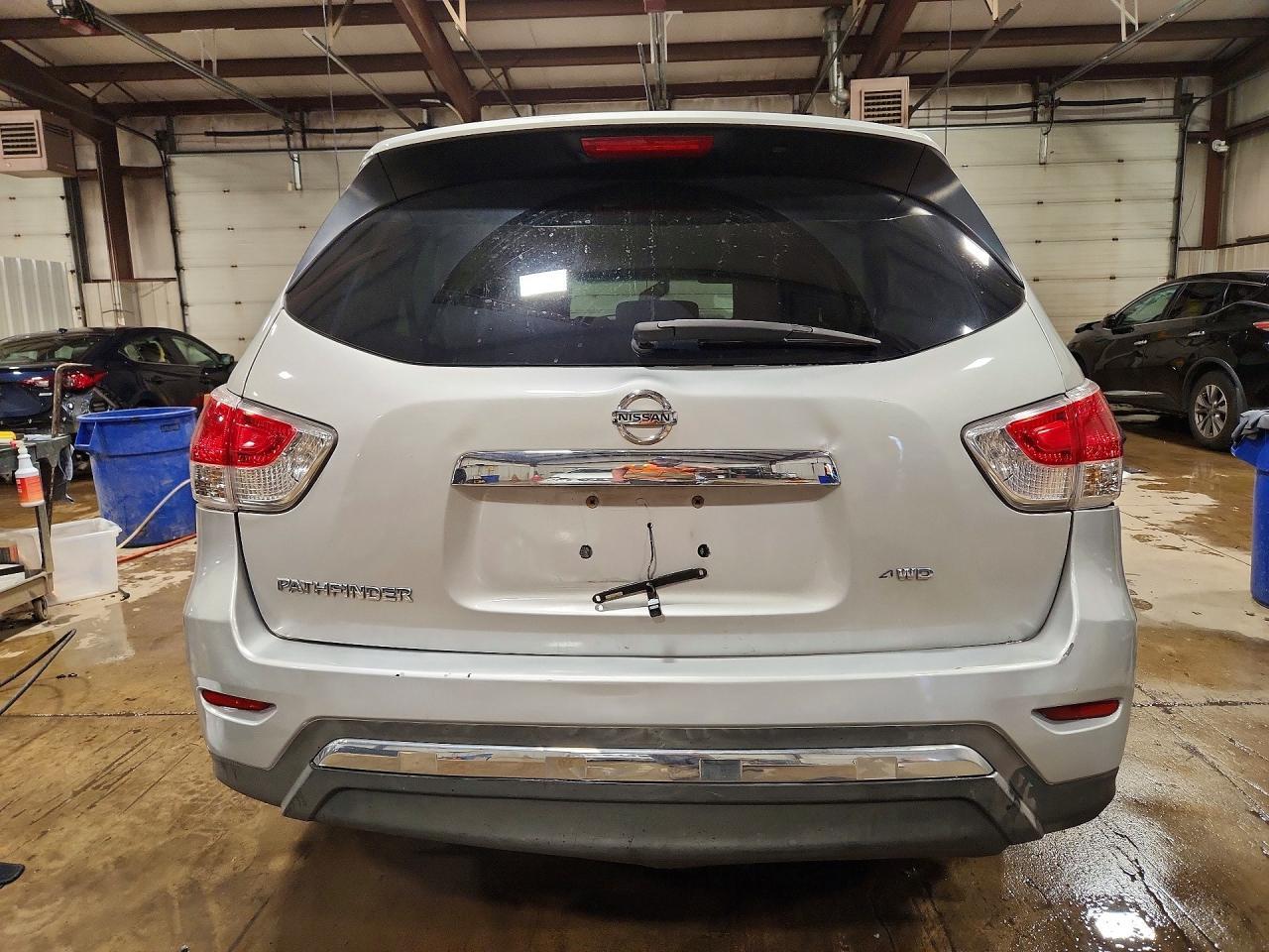 2014 Nissan Pathfinder S - Фото 6