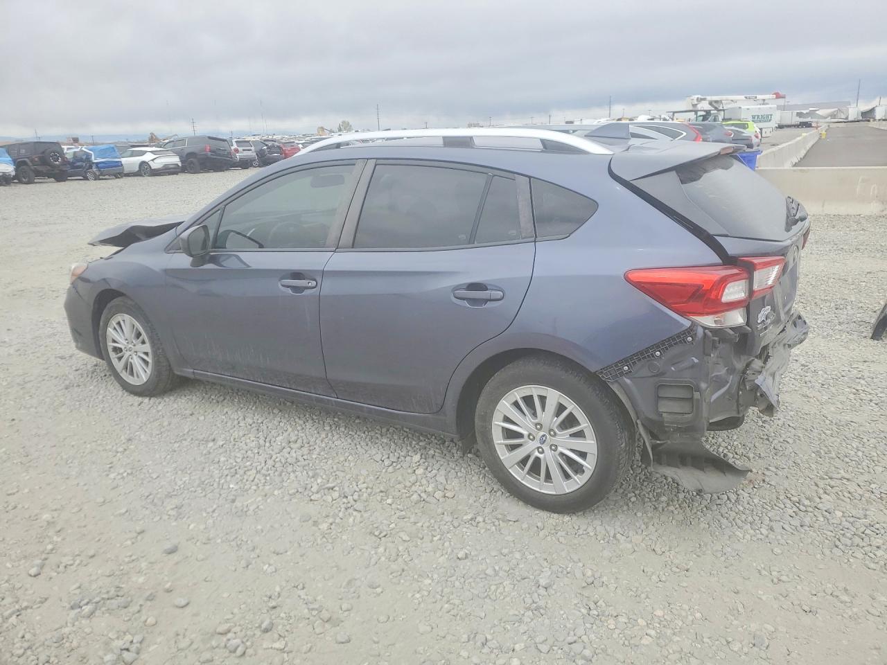 2017 Subaru Impreza Premium - Фото 2