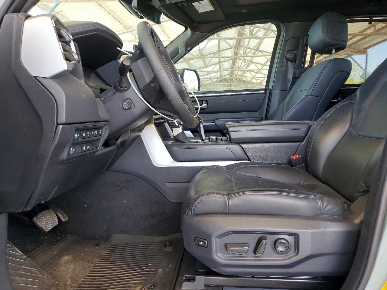 2025 Toyota Tundra Platinum - Image 7