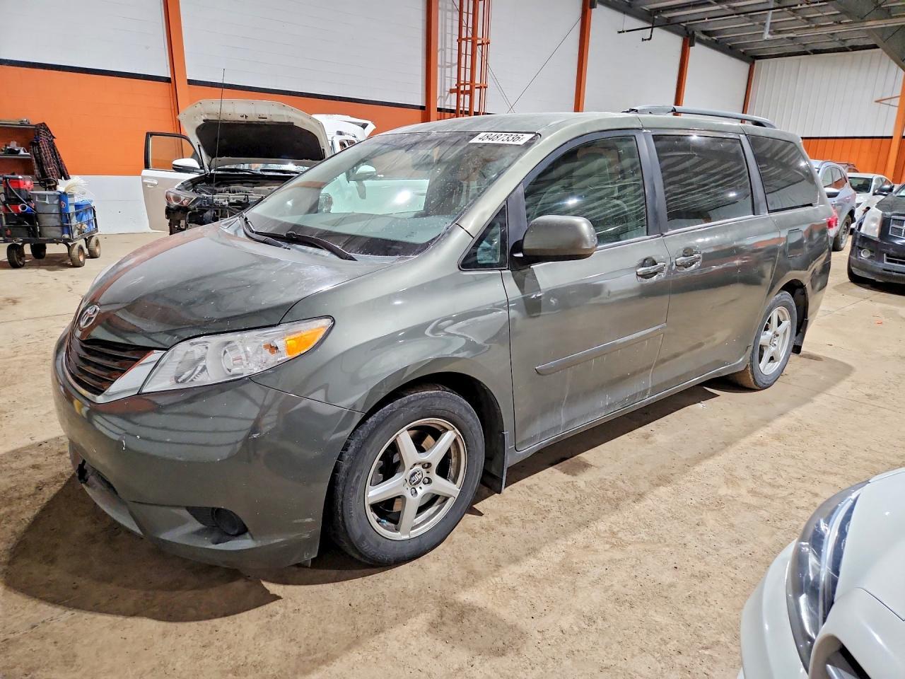2013 Toyota Sienna Le 8-Passenger