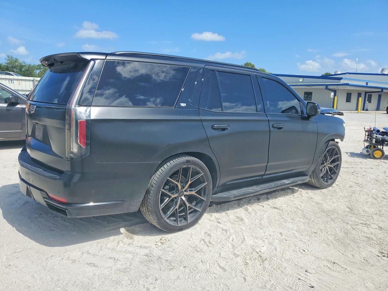 2021 Cadillac Escalade Sport - Фото 3
