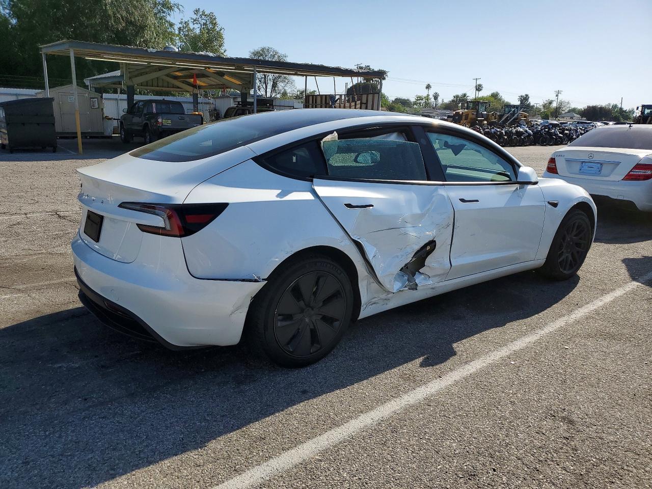 2025 Tesla Model 3 - Image 3