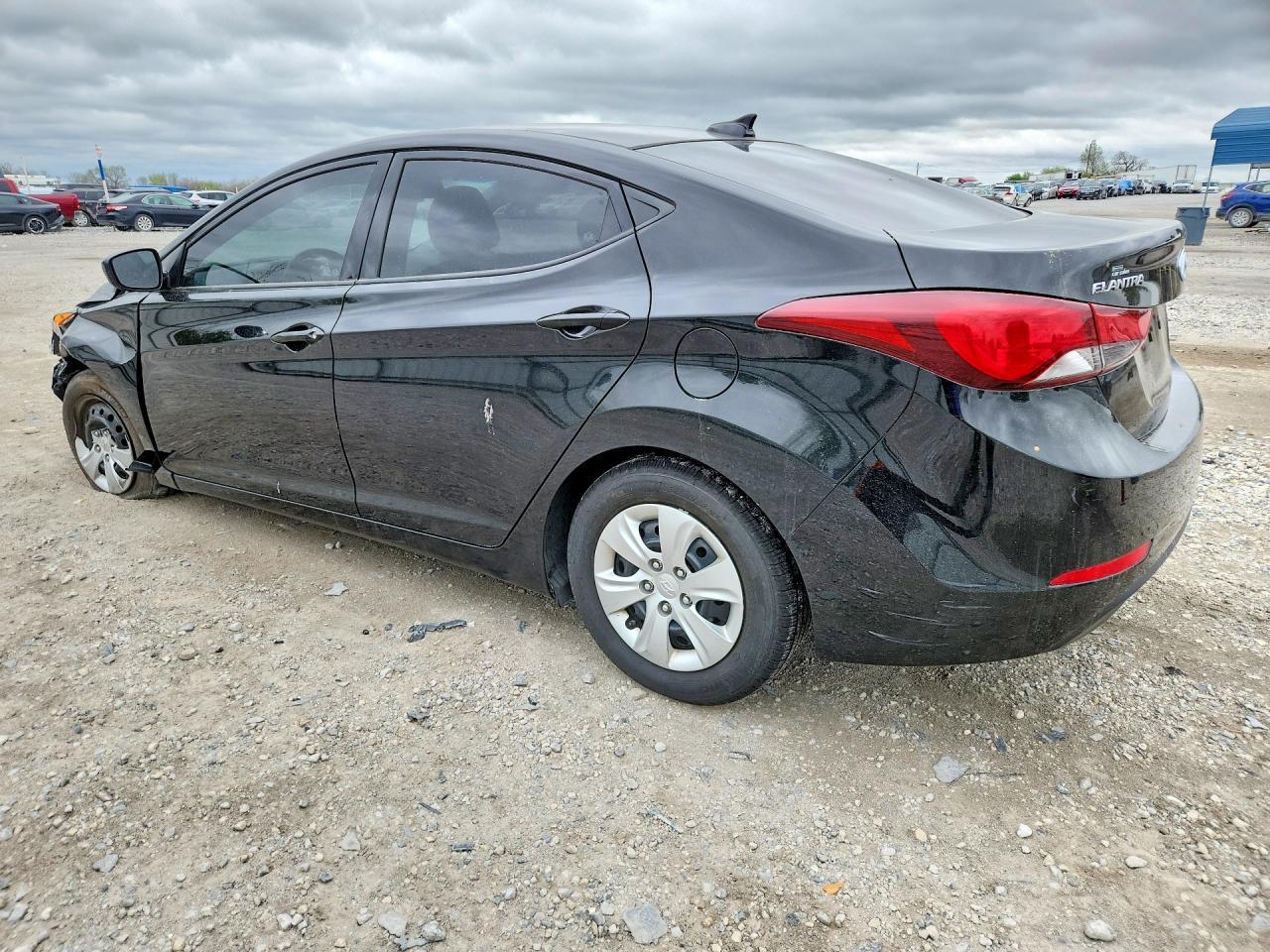 2016 Hyundai Elantra Se - Фото 2