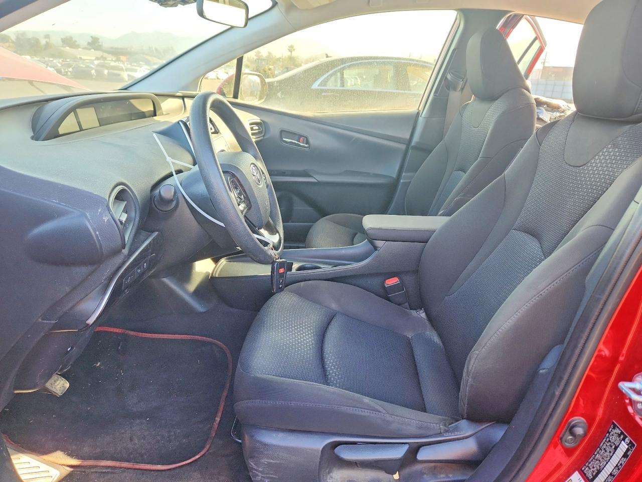 2021 Toyota Prius Le - Фото 7
