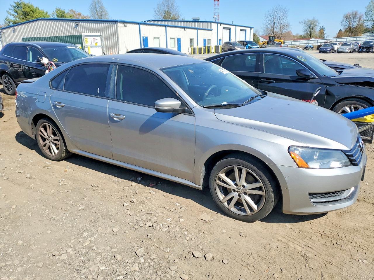 2014 Volkswagen Passat S - Image 4
