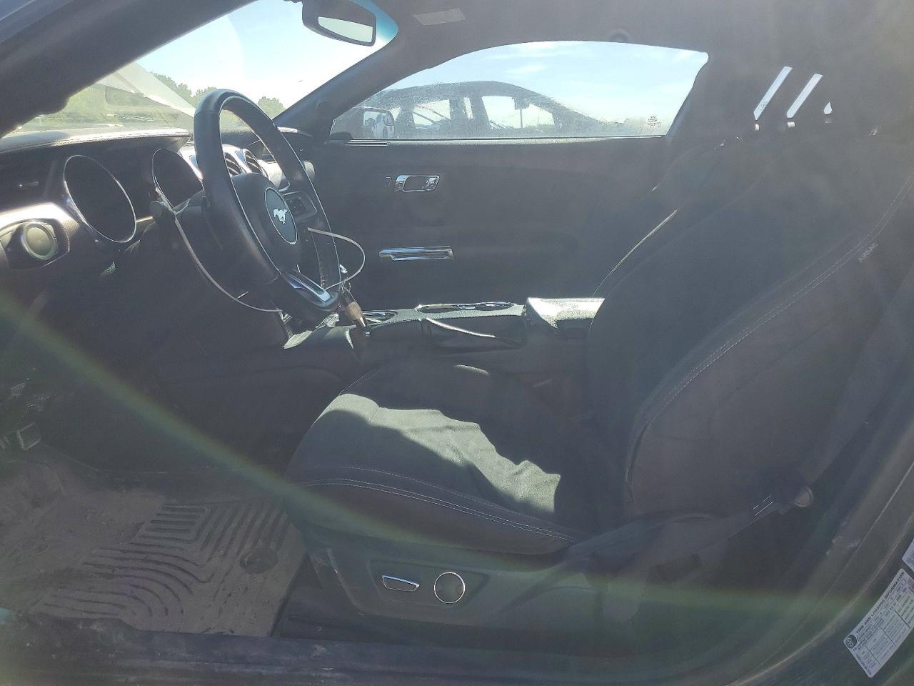 2016 Ford Mustang - Image 7