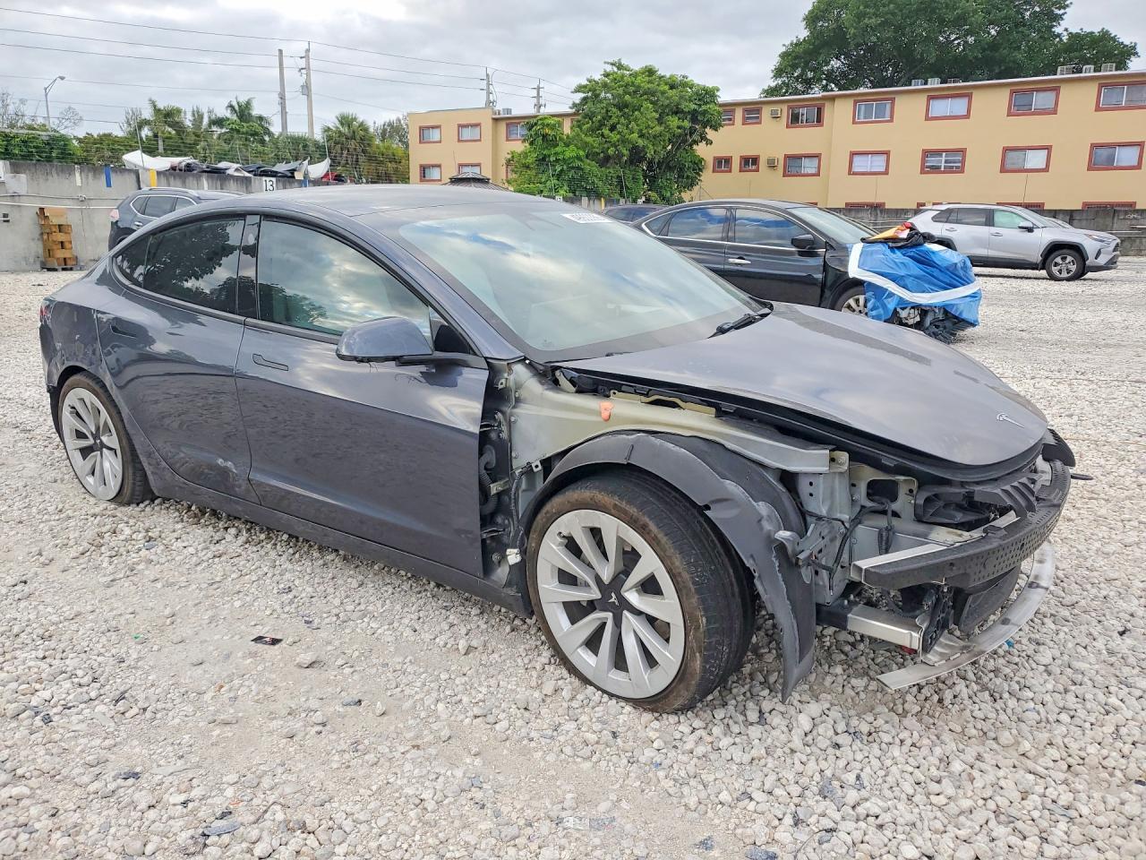 2022 Tesla Model 3 - Фото 4