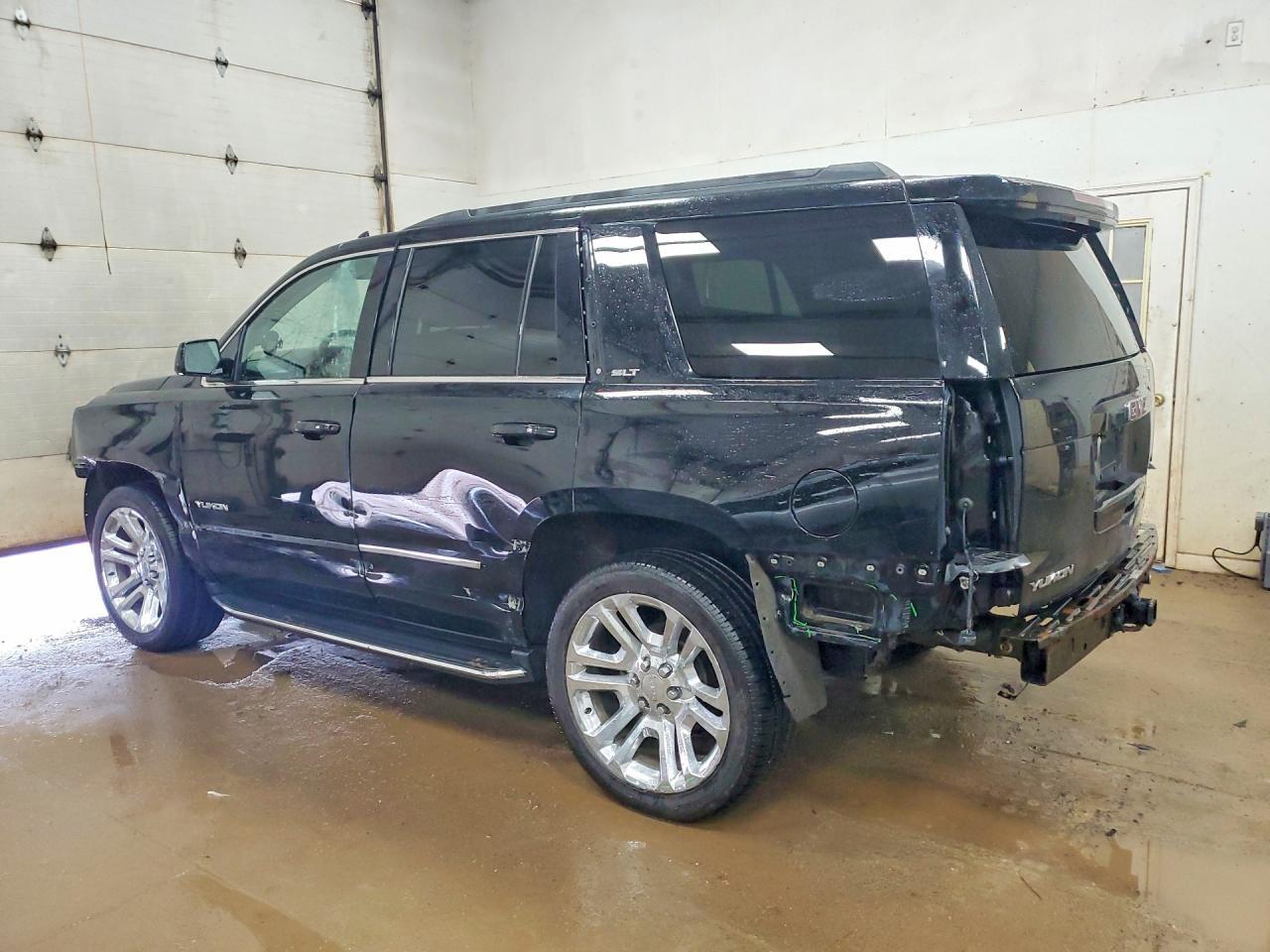 2018 GMC Yukon Slt - Image 2