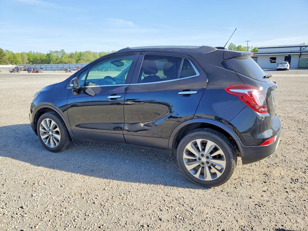 2017 Buick Encore Essence - Фото 2