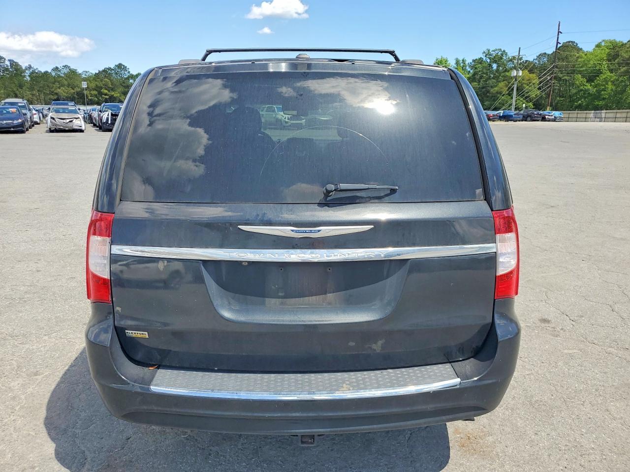 2014 Chrysler Town & Country Touring - Фото 6