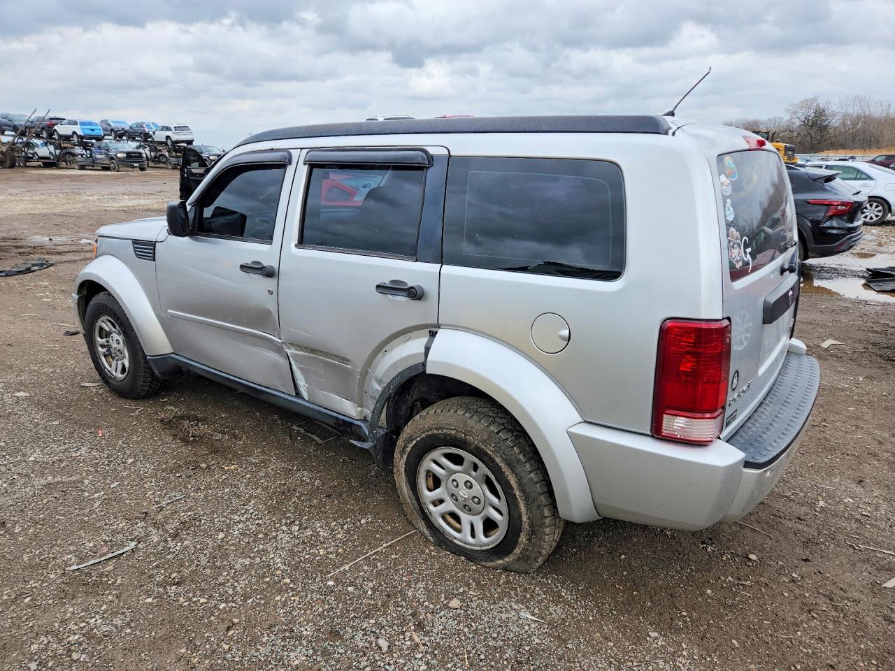 2011 Dodge Nitro - Фото 2
