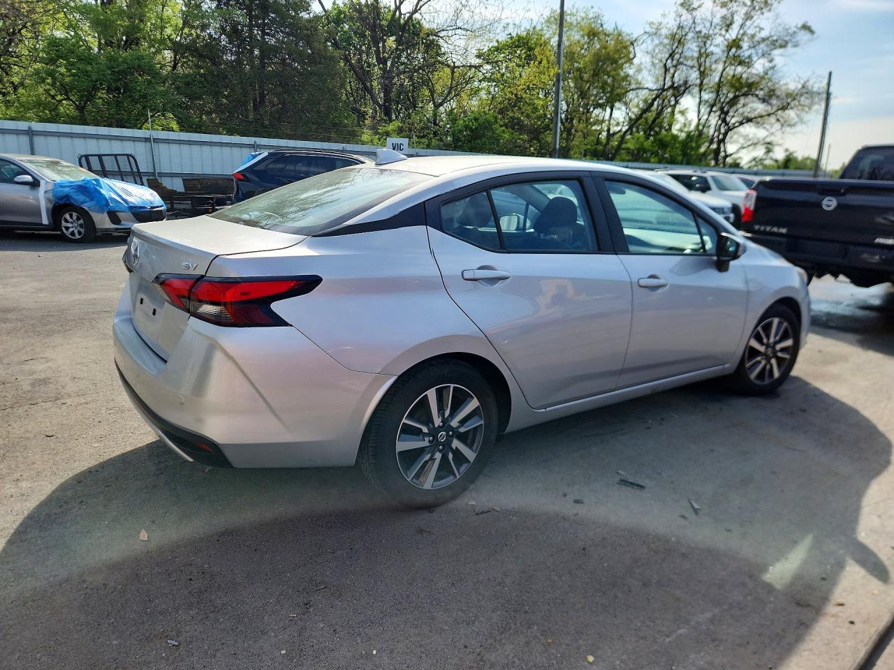 2021 Nissan Versa Sv - Image 3