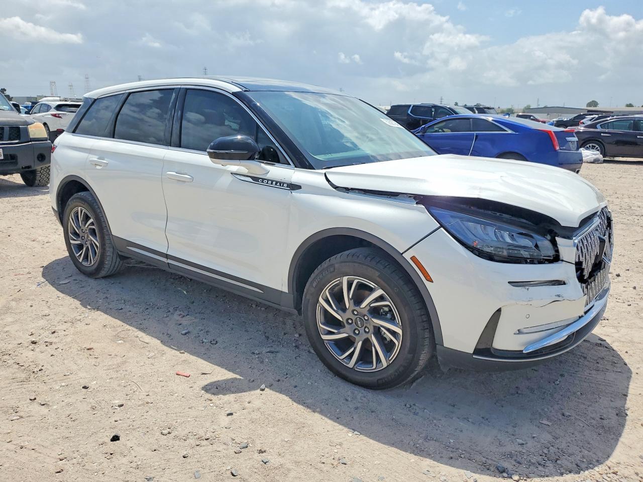 2024 Lincoln Corsair - Image 4