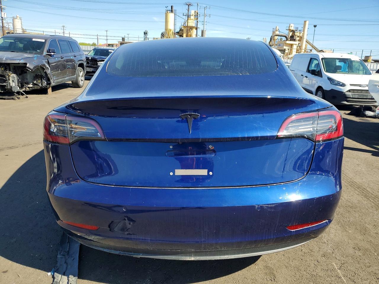 2018 Tesla Model 3 - Фото 6