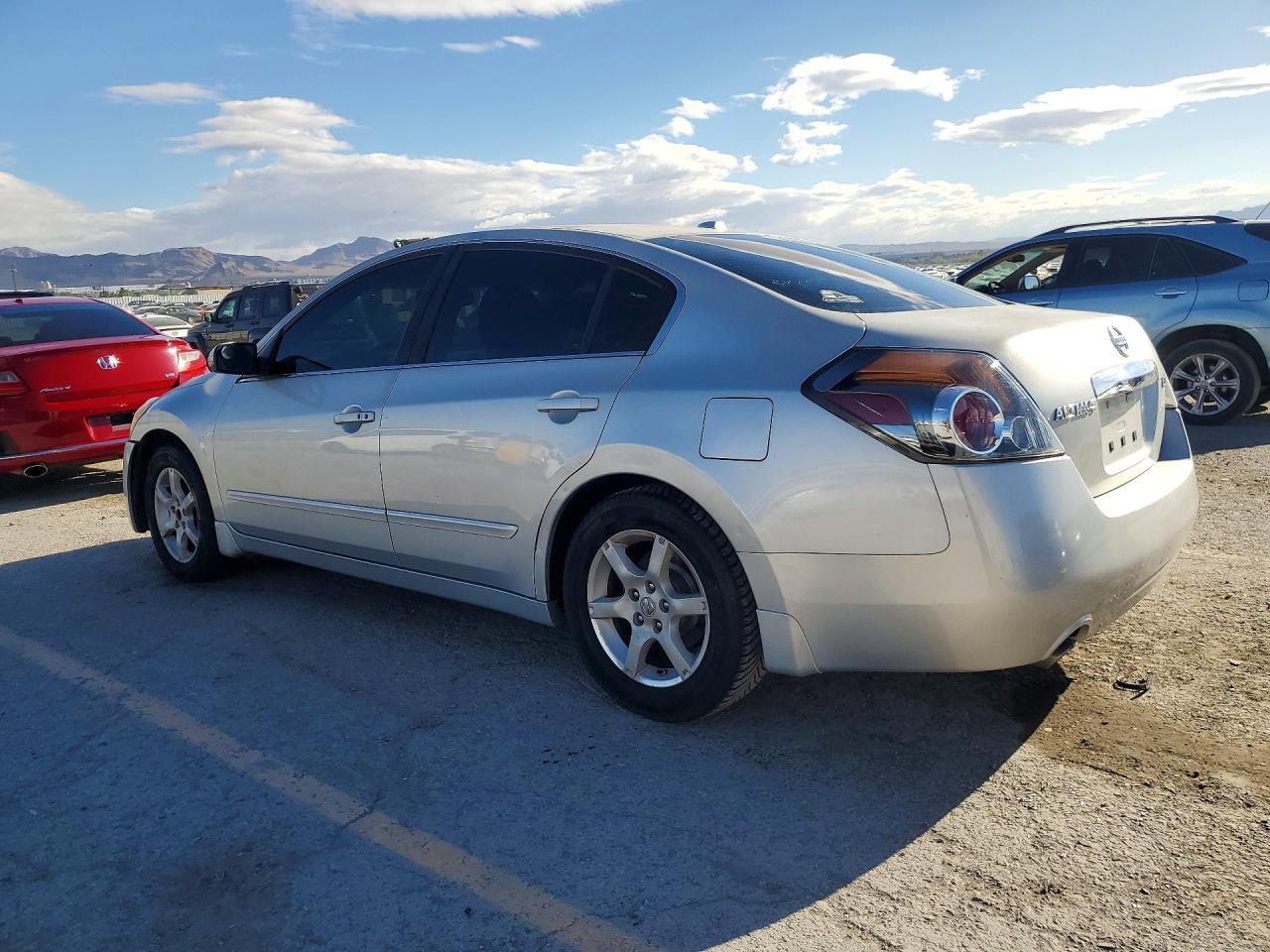 2010 Nissan Altima 2.5 - Фото 2