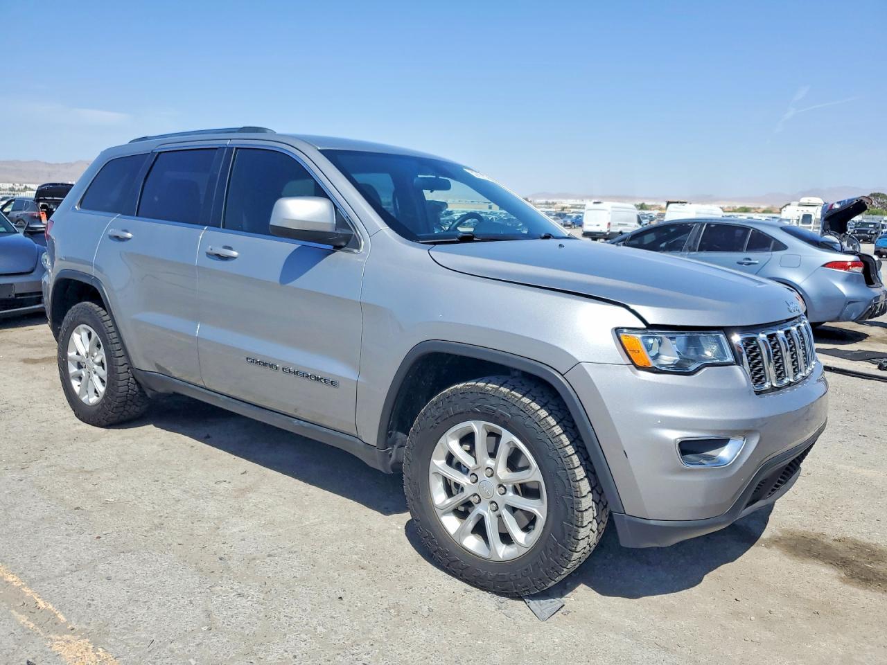 2021 Jeep Grand Cherokee Laredo - Image 4