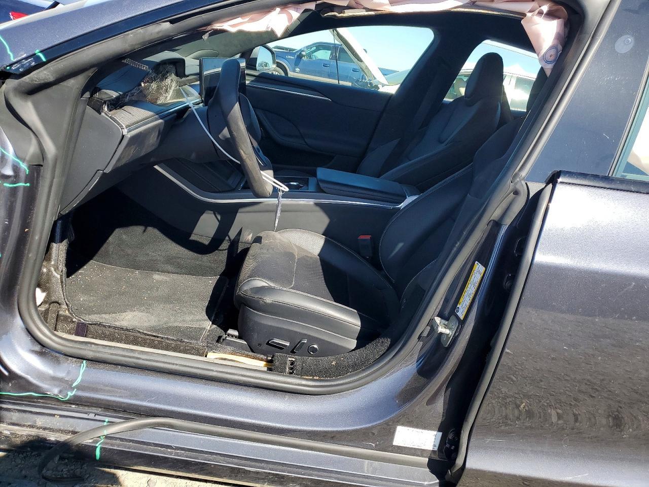 2023 Tesla Model S - Image 7