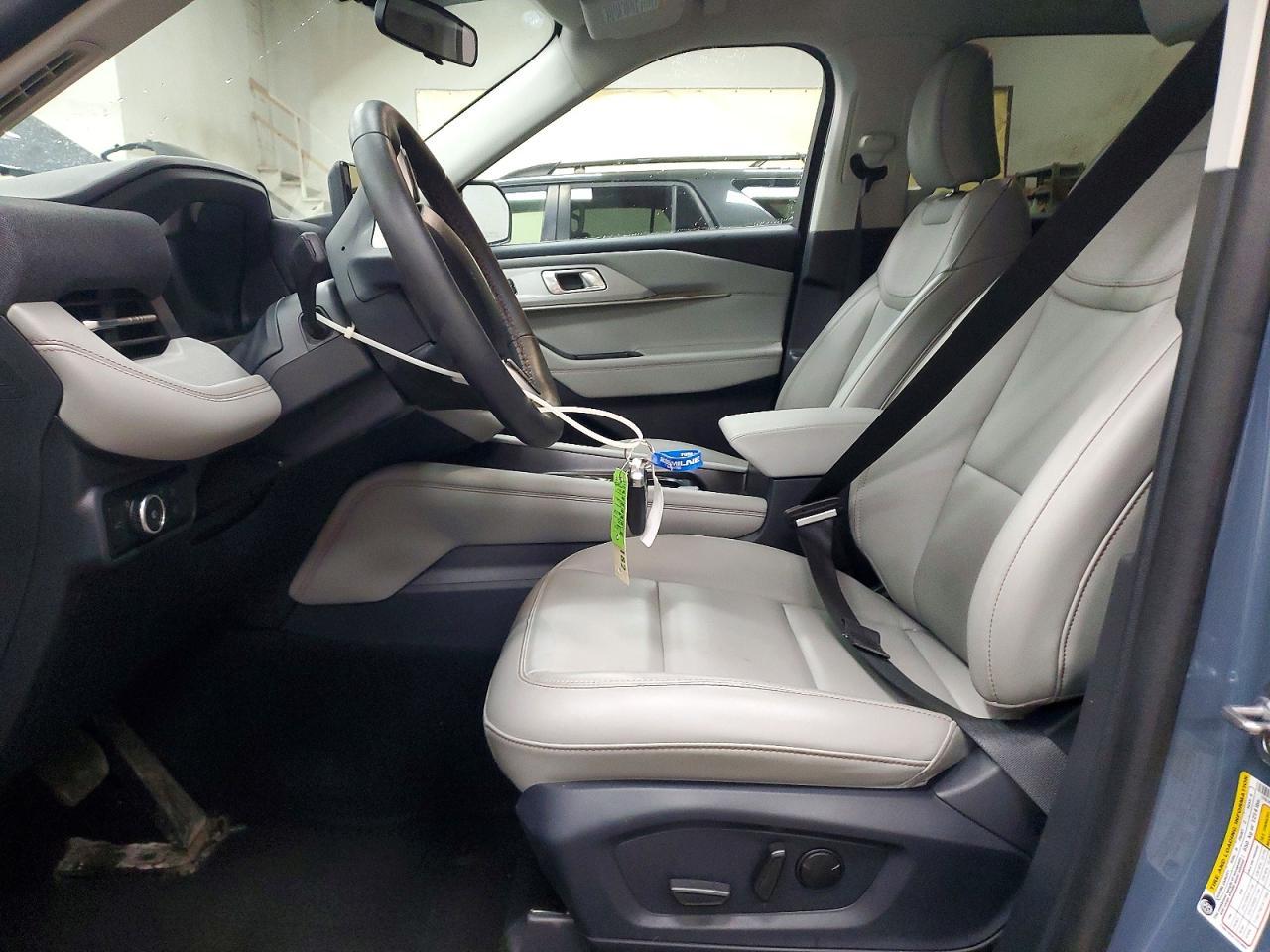 2025 Ford Explorer Active - Фото 7