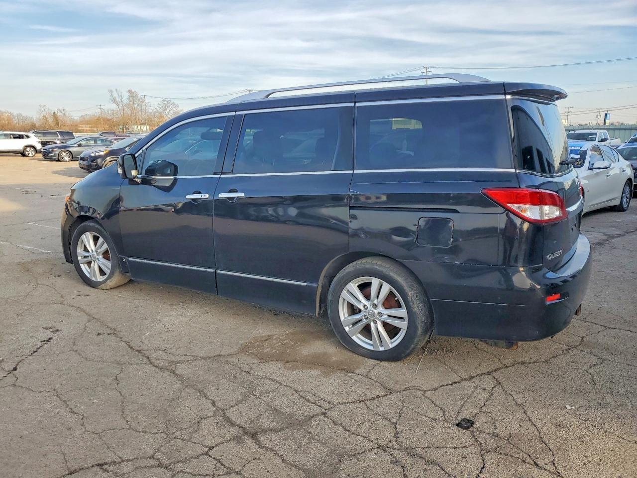 2011 Nissan Quest 3.5 Se - Фото 2