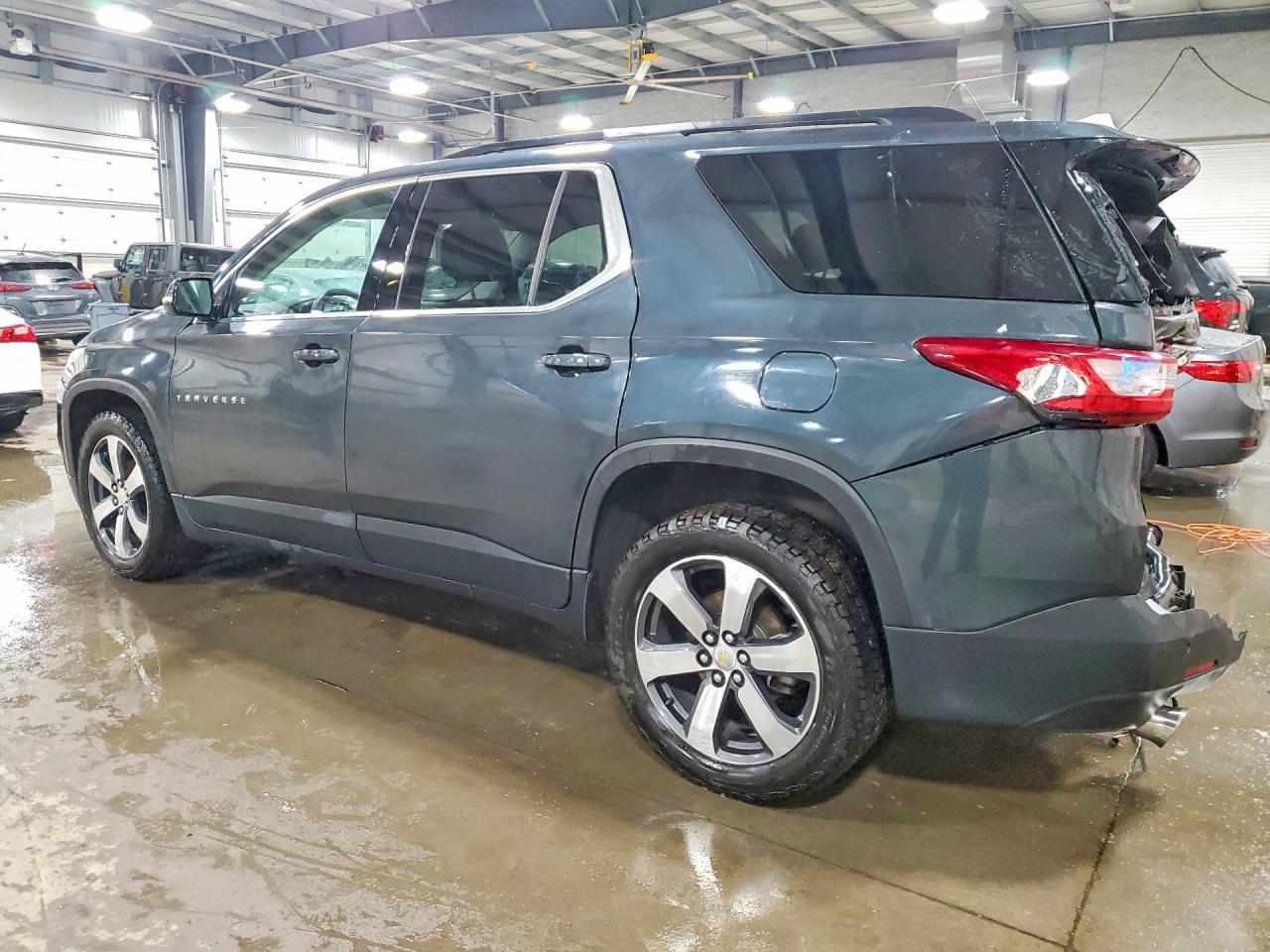 2019 Chevrolet Traverse Lt - Фото 2